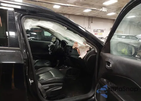 2018 Jeep Compass Limited 4X4 from USA, damaged, VIN 3C4NJDCB5JT153663